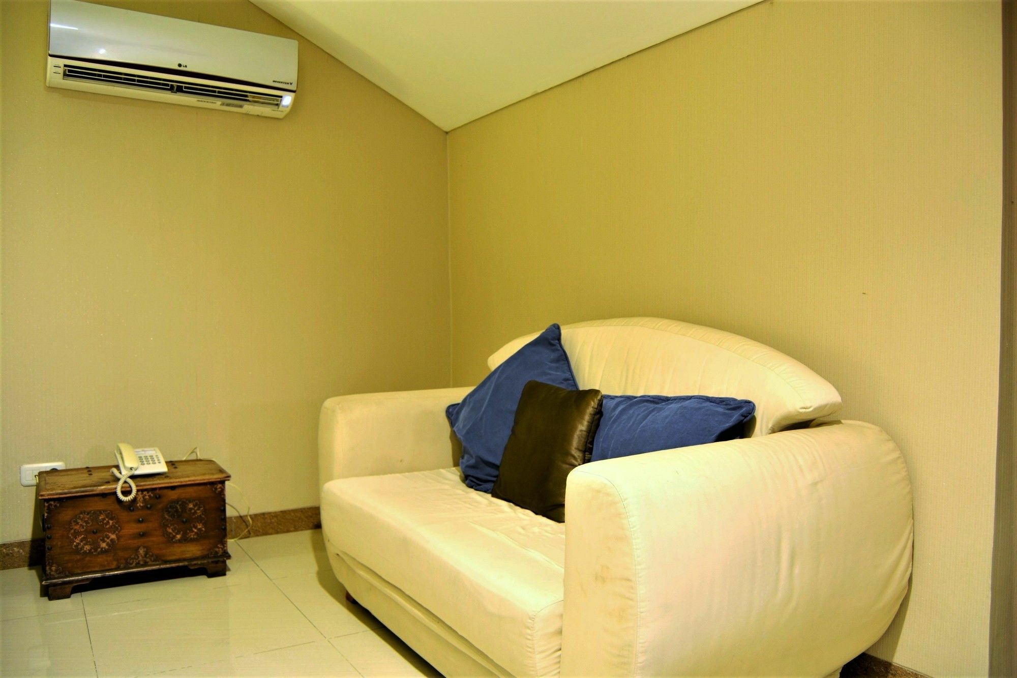 W Home Cikatomas Jacarta Exterior foto
